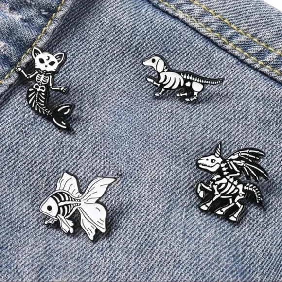 4 piece set black skull Gothic Style fish dog enamel pin brooch charm purse bag - Picture 2 of 8